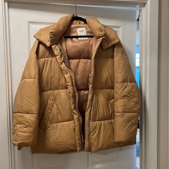 Abercrombie & Fitch Puffer Coat. Women’s Large. Worn once - Picture 1 of 3